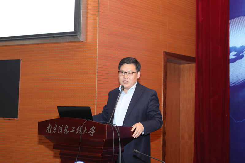 张永宏主持推介会会场与校领导座谈交流参观江北新区规划展览馆参观